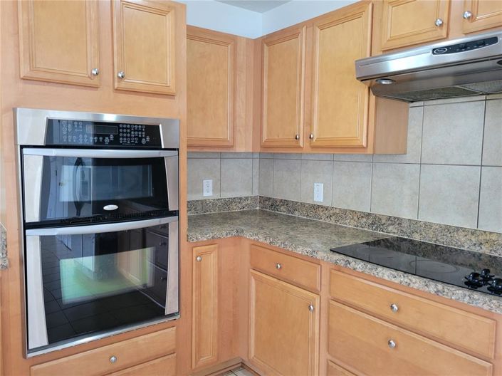 Image No.15-3 Bed Property for sale