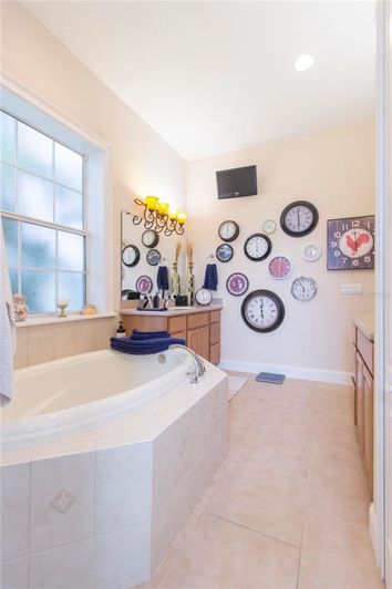 Image No.44-4 Bed House for sale