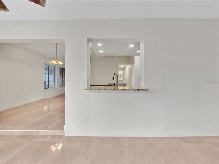 Image No.9-Propriété de 4 chambres à vendre à Kissimmee