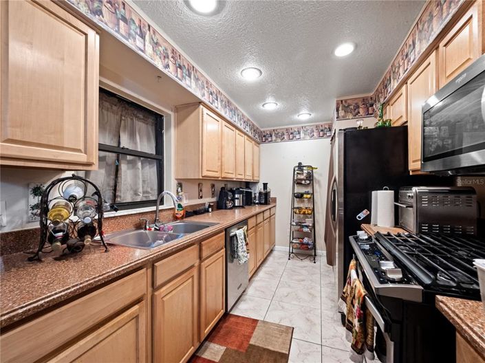 Image No.14-3 Bed Property for sale