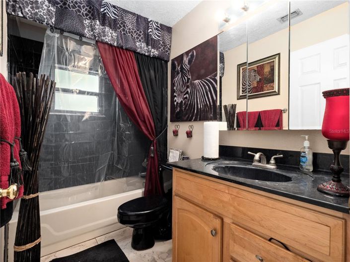 Image No.22-3 Bed Property for sale