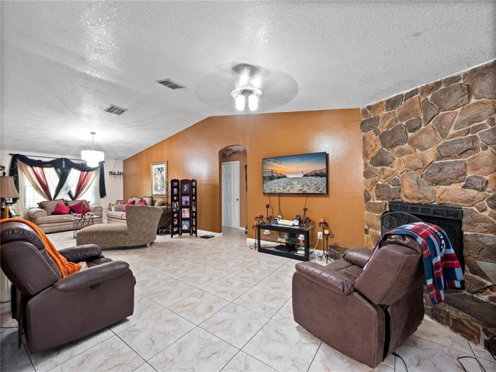 Image No.5-3 Bed Property for sale