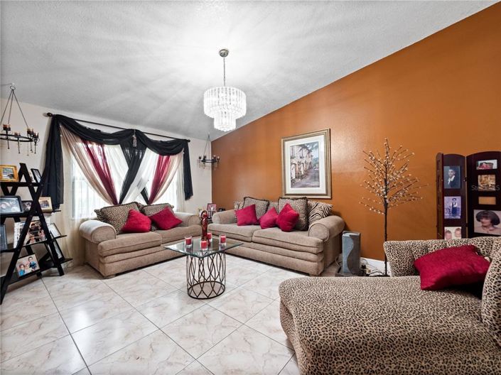 Image No.8-3 Bed Property for sale