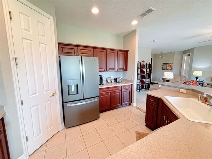 Image No.9-2 Bed Property for sale