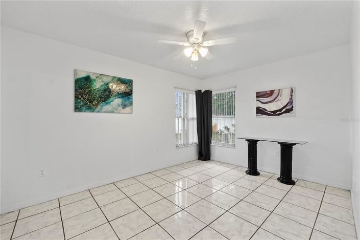 Image No.17-4 Bed House for sale