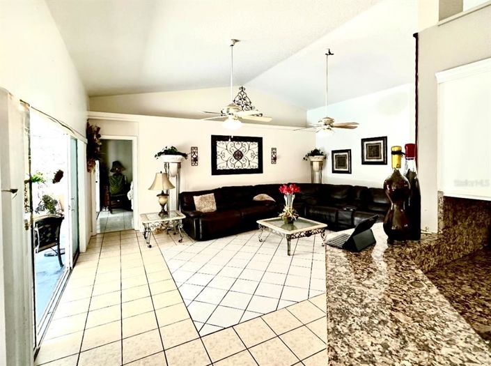 Image No.20-4 Bed House for sale