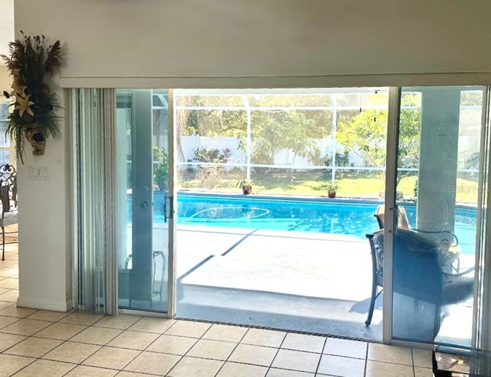 Image No.23-4 Bed House for sale