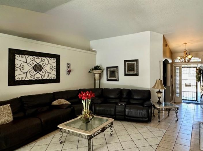 Image No.6-4 Bed House for sale