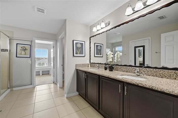 Image No.15-4 Bed House for sale