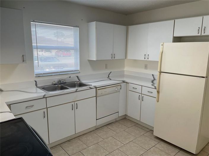 Image No.5-4 Bed Property for sale