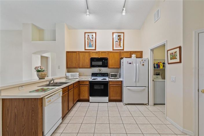 Image No.2-3 Bed House for sale