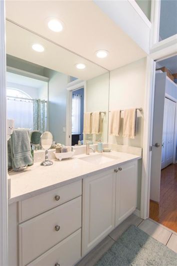 Image No.28-4 Bed Property for sale