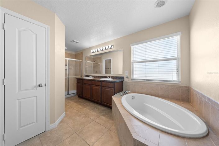 Image No.28-4 Bed House for sale