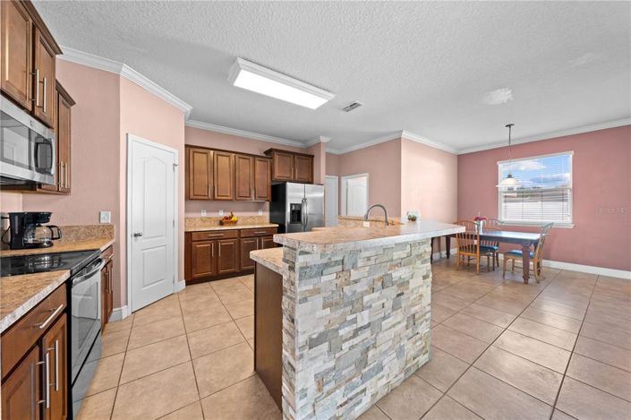 Image No.7-4 Bed Property for sale