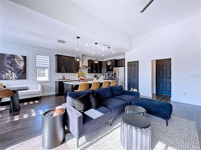 Image No.13-4 Bed Property for sale