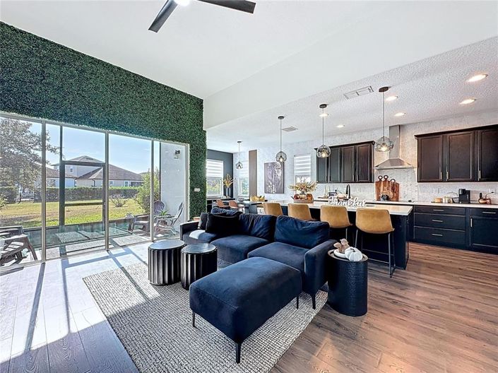 Image No.14-4 Bed Property for sale