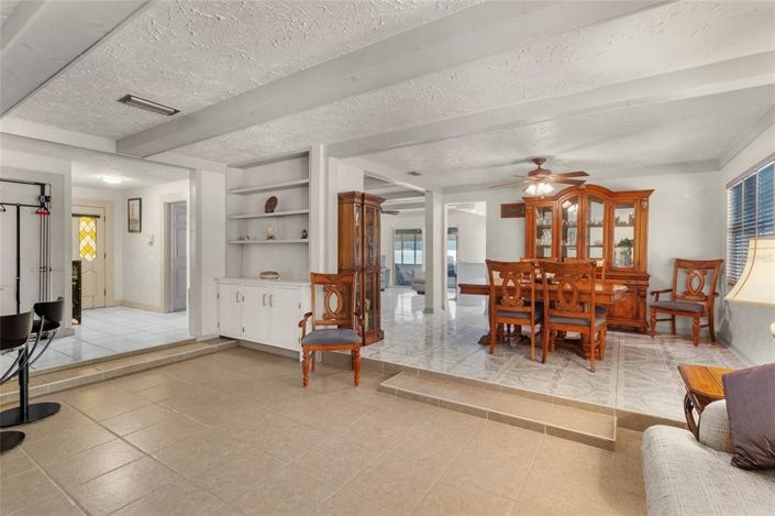 Image No.6-Propriété de 4 chambres à vendre à États-Unis