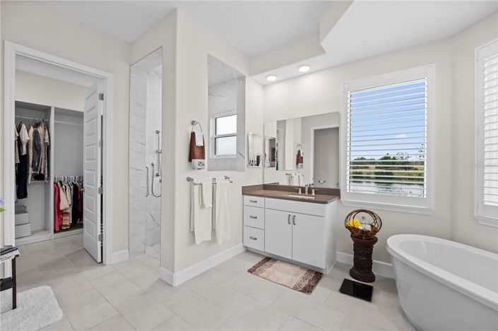 Image No.26-4 Bed House for sale