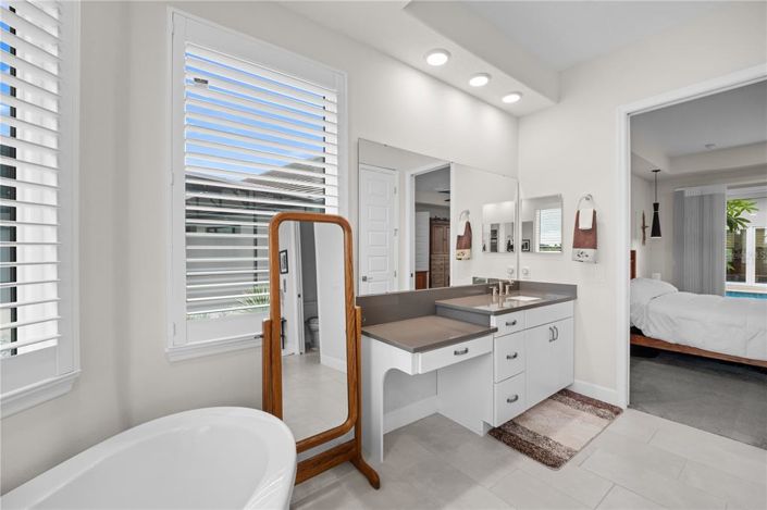 Image No.28-4 Bed House for sale