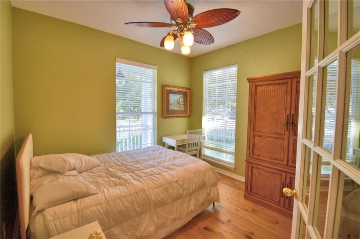 Image No.10-3 Bed Property for sale