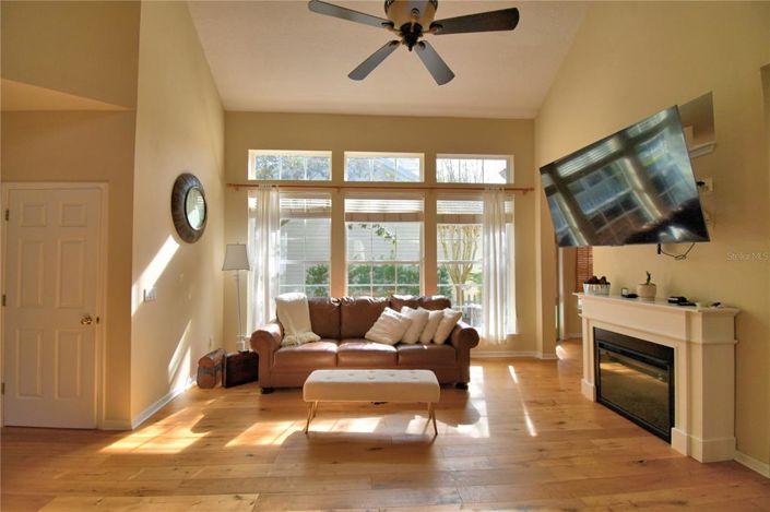 Image No.19-3 Bed Property for sale