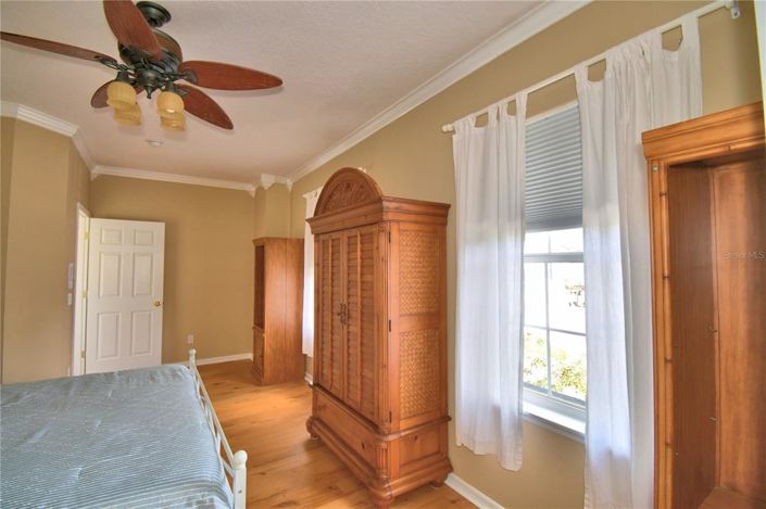 Image No.37-3 Bed Property for sale