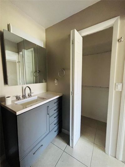 Image No.13-2 Bed Townhouse for sale