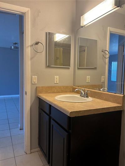 Image No.25-2 Bed Townhouse for sale