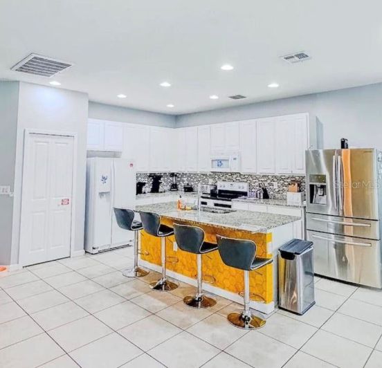 Image No.24-5 Bed Property for sale