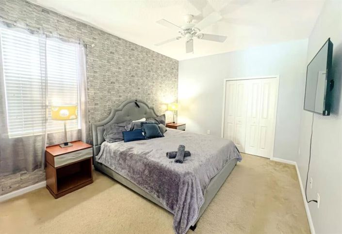 Image No.8-5 Bed Property for sale