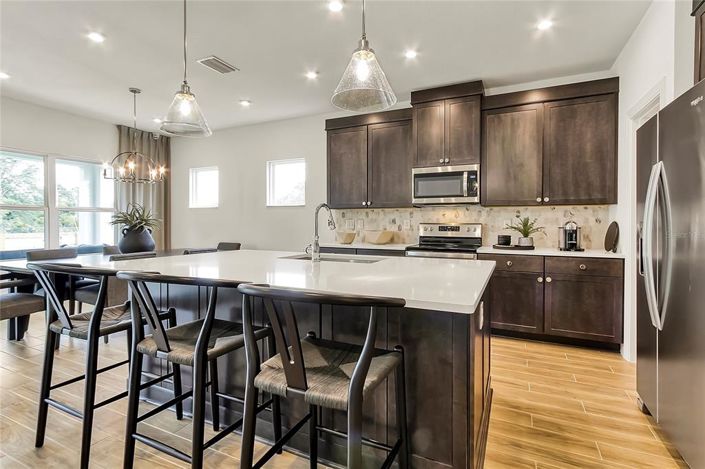 Image No.10-4 Bed Property for sale