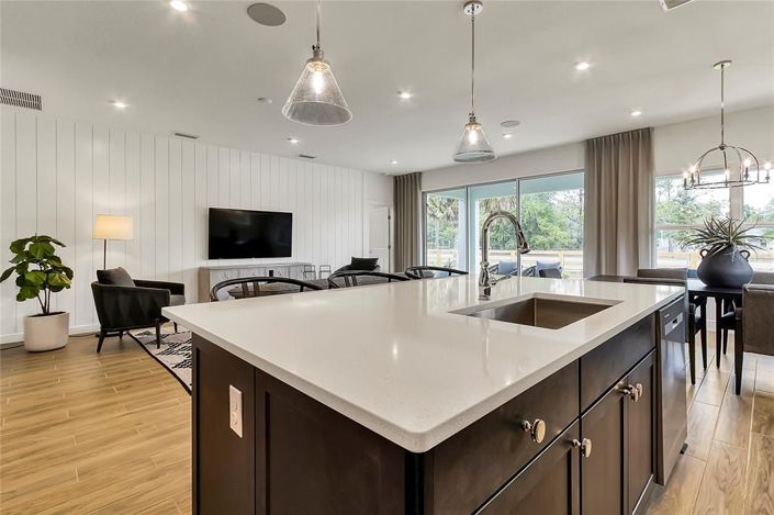 Image No.12-4 Bed Property for sale