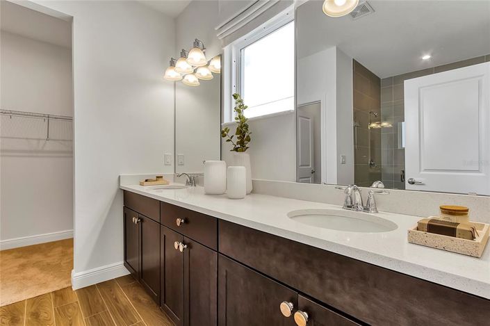 Image No.24-4 Bed Property for sale