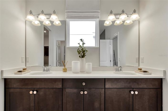 Image No.25-4 Bed Property for sale