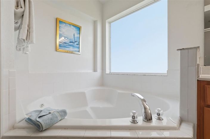 Image No.38-5 Bed House for sale