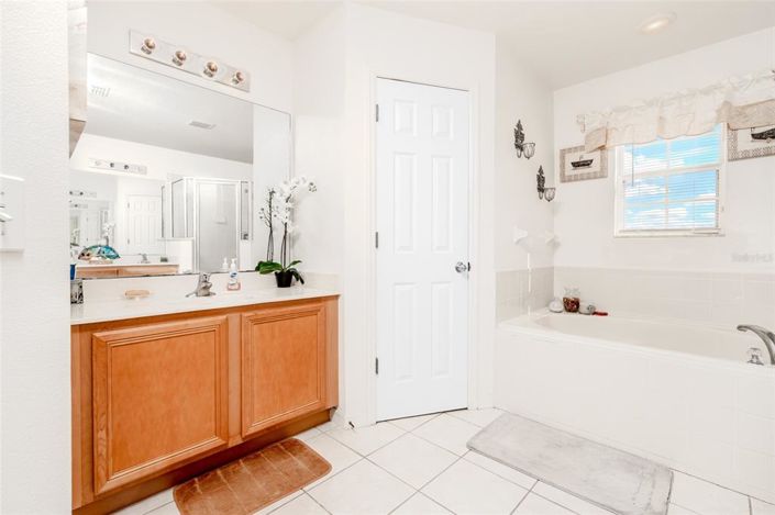 Image No.26-6 Bed House for sale