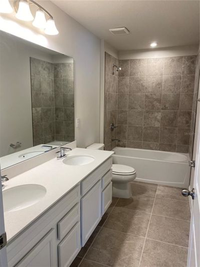 Image No.10-5 Bed Property for sale