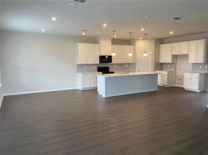 Image No.4-5 Bed Property for sale