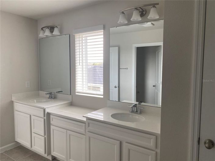 Image No.9-5 Bed Property for sale