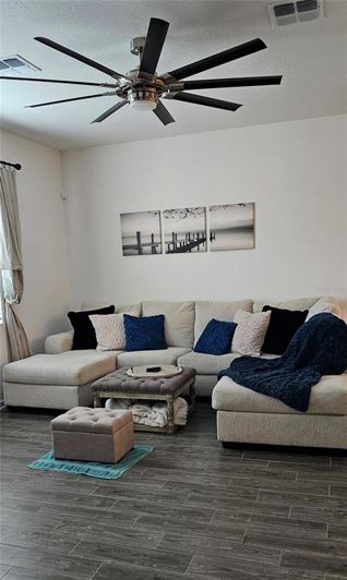 Image No.19-3 Bed Property for sale