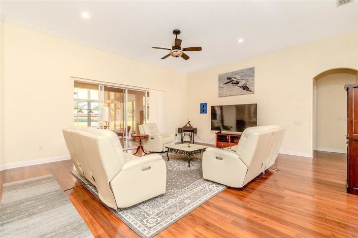 Image No.35-3 Bed House for sale