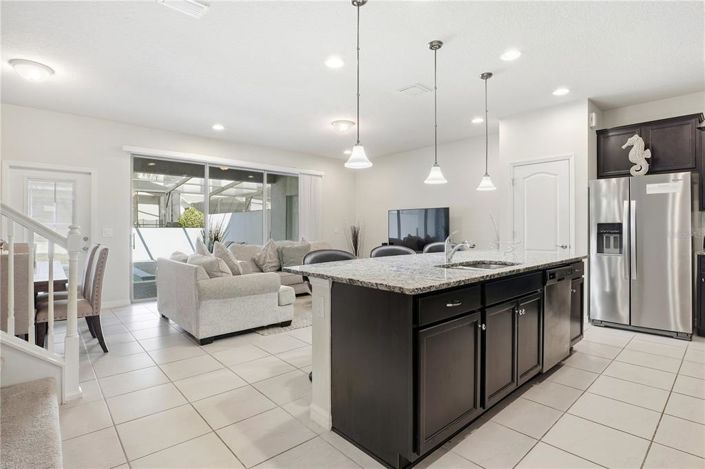 Image No.10-5 Bed Townhouse for sale