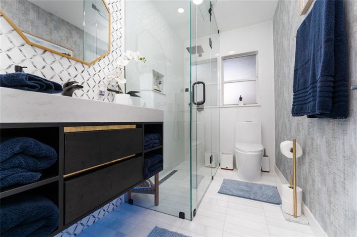 Image No.22-3 Bed Property for sale