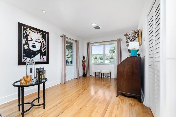 Image No.6-3 Bed Property for sale