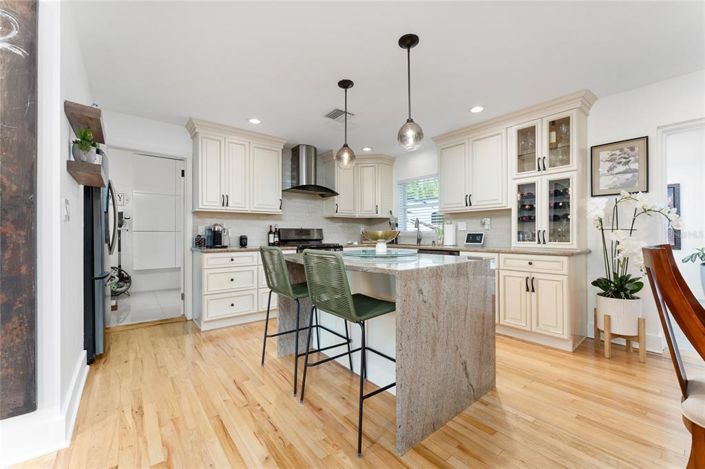 Image No.8-3 Bed House for sale