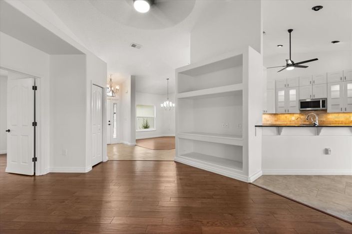 Image No.21-3 Bed Property for sale