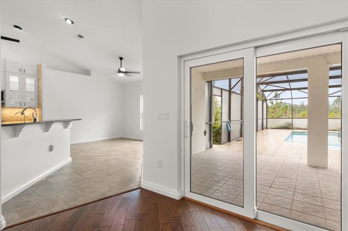 Image No.22-3 Bed Property for sale