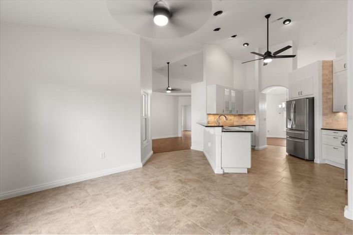 Image No.27-3 Bed Property for sale