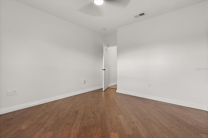 Image No.45-3 Bed Property for sale