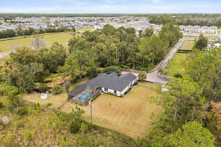 Image No.9-3 Bed Property for sale